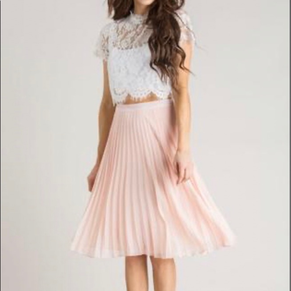 Light Pink pleated flowy knee length skirt